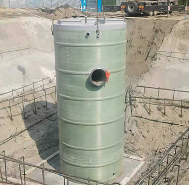 一體化預(yù)制泵站裝車1